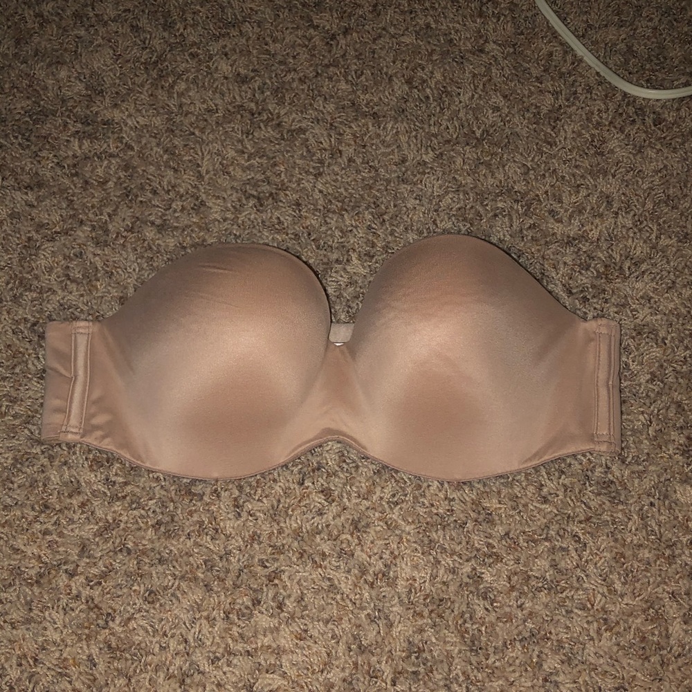 Victoria’s Secret Body by Victoria Strapless Bra
